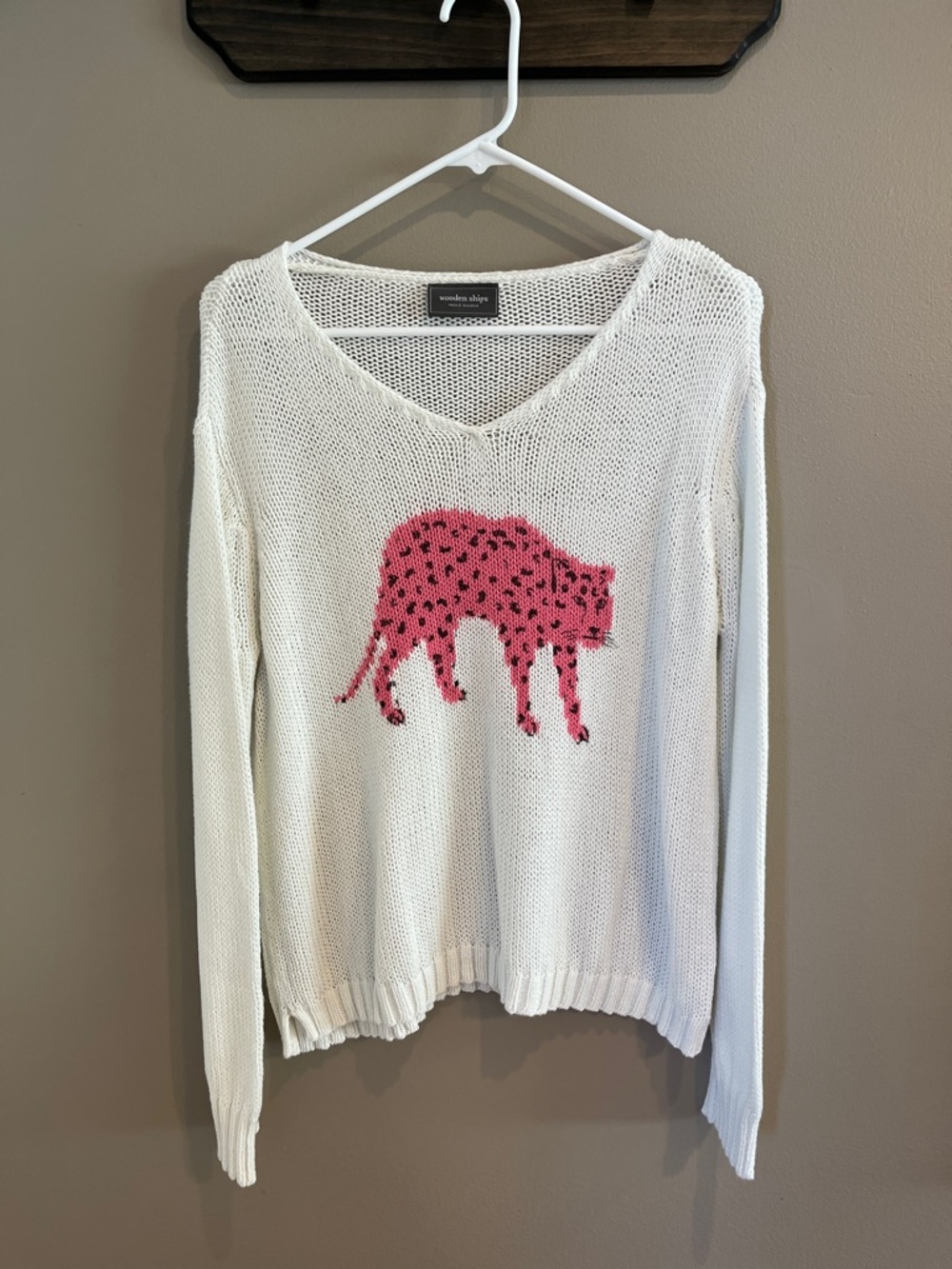 Wooden Ships Cream V-Neck Summer Sweater with Pink Leopard S/M